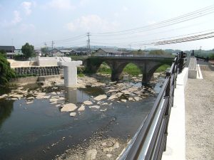 完成写真（橋脚１基、橋台２基、築堤・護岸)