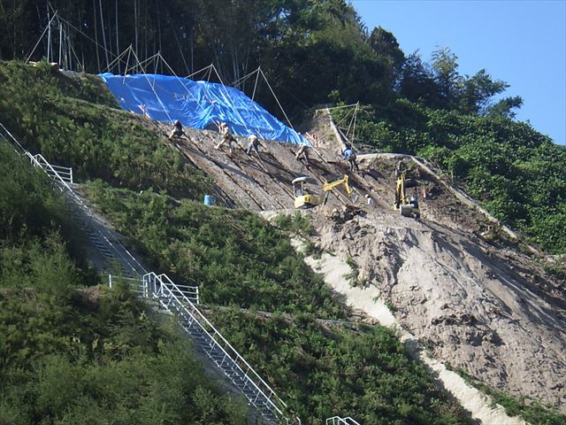 急傾斜地崩壊対策工事(小野地区)