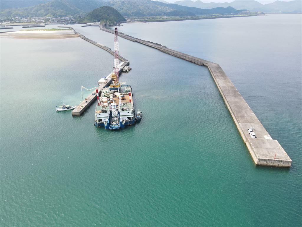 小湊漁港漁港施設機能強化工事(R2-1工区)　８月