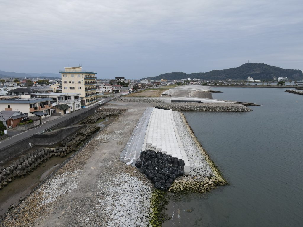 令和4年 指宿港海岸(湯の浜地区)護岸(改良)工事